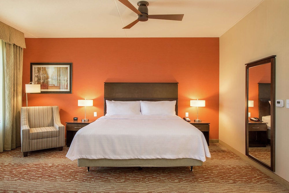 Suite, 1 King Bed, Accessible, Bathtub photo 2