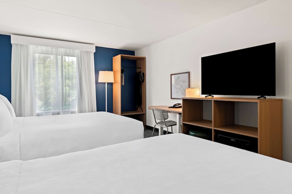 Room, 2 Queen Beds - Photo 4