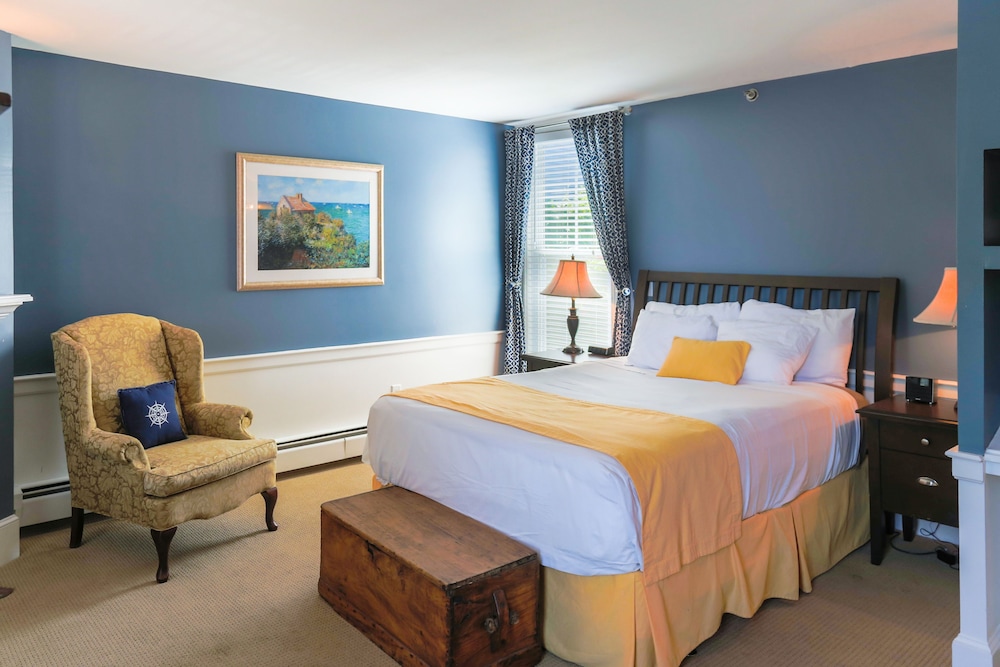Suite, 1 Queen Bed, Non Smoking photo 2