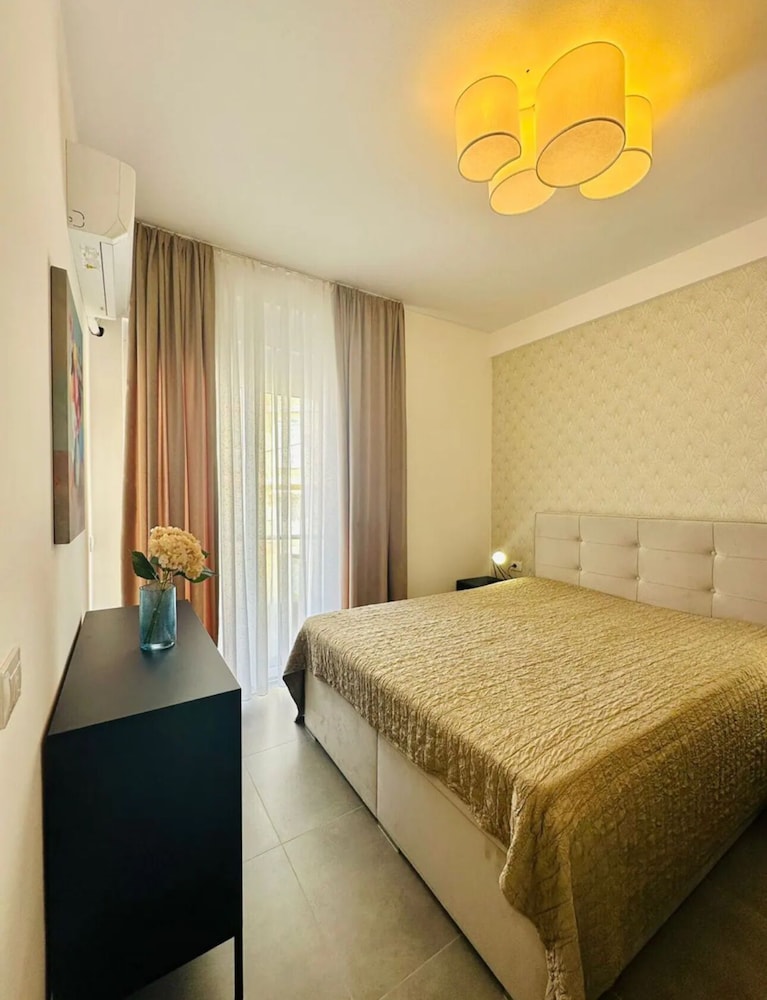 Exclusive Apartment, Sea View