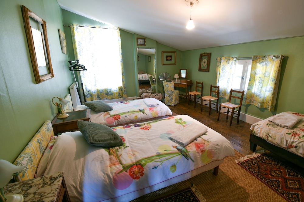 Classic Triple Room photo 1