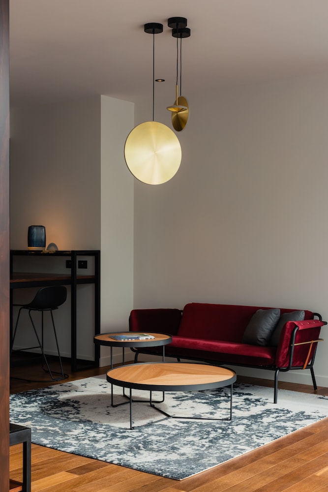 The Suite - Photo 6