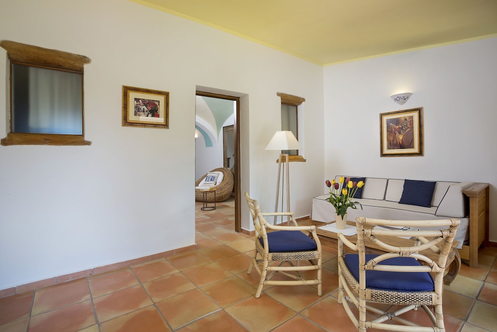 Suite - Photo 3
