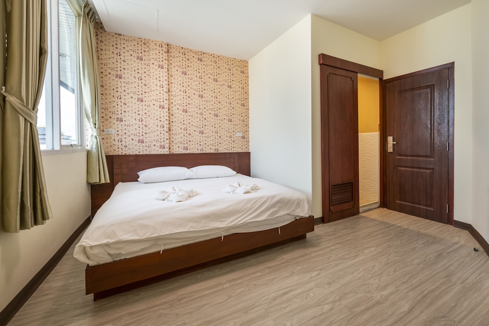 Superior Double Room, City View photo 2
