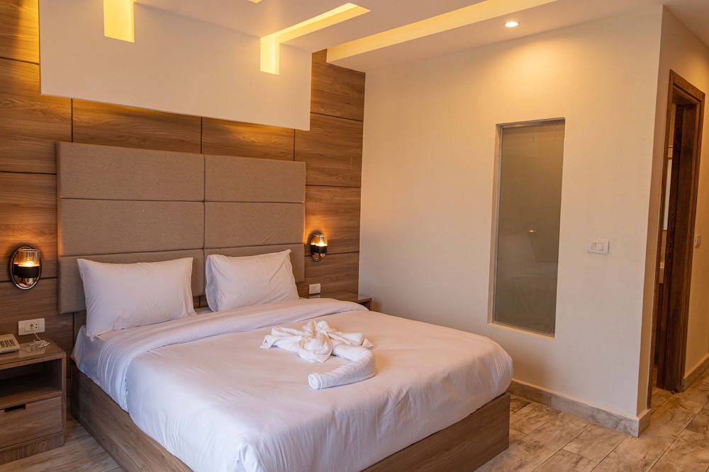 Double Room with Balcony, Pyramids view photo 2