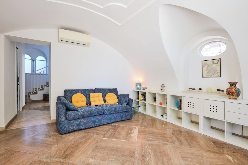 Apartment (2 Bedrooms)