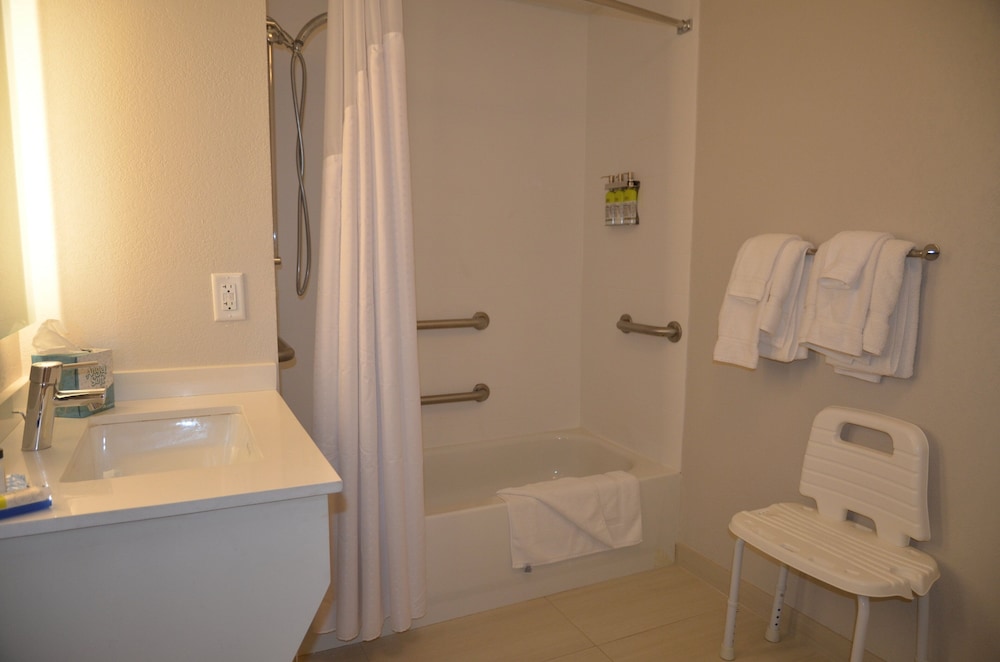 Suite, 1 King Bed, Accessible (Communications, Mobility, Access Tub)