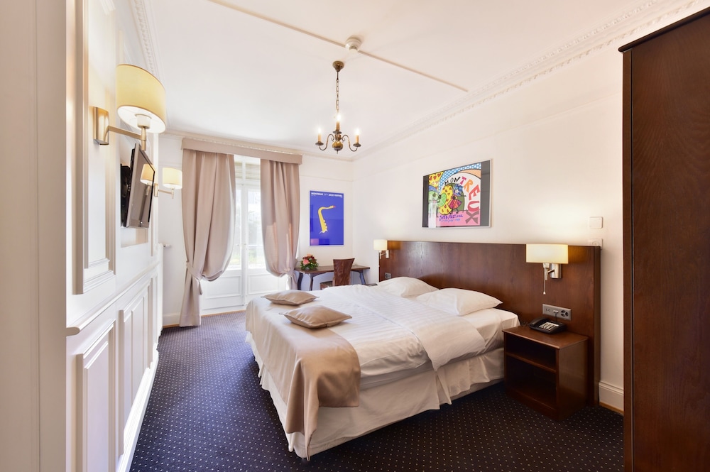 Double or Twin Room photo 2