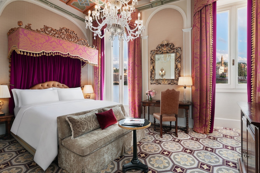Deluxe King Room with One King Bed (Non Smoking) - Photo 7