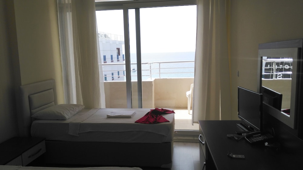 Standard Double or Twin Room, Pool View photo 3
