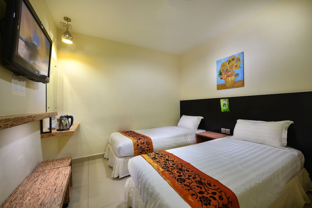 Standard Room, 2 Twin Beds, No Windows - Photo 3