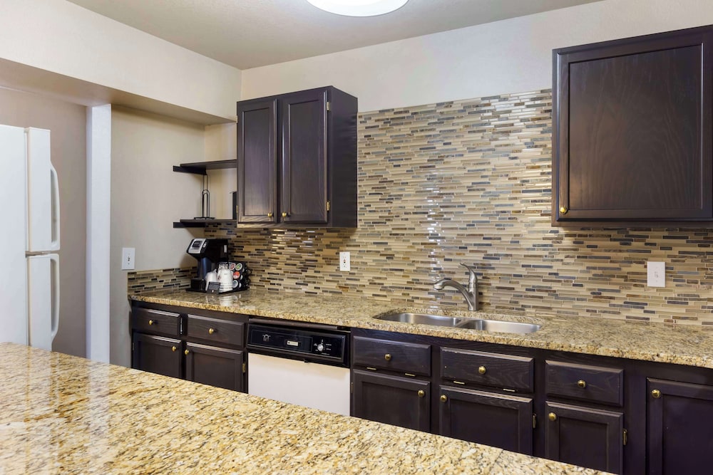 Suite, Multiple Beds, Non Smoking, Kitchen (Living Room, Full Kitchen) photo 3