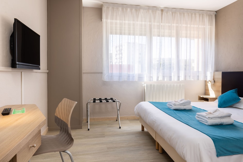 Double or Twin Room (sans balcon) photo 3