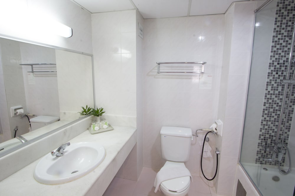 Premium Double or Twin Room - Photo 6