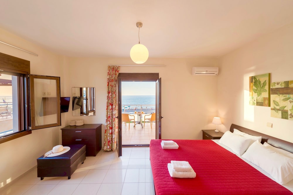Villa, 6 Bedrooms, Private Pool, Beachfront photo 1