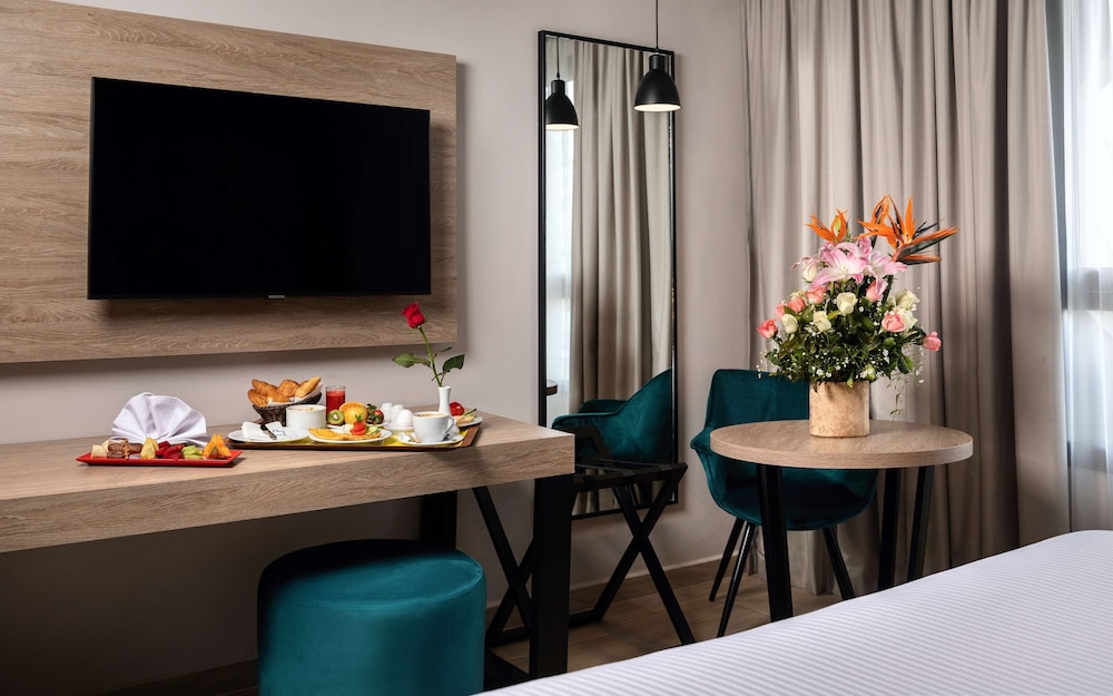 Executive Room, 2 Twin Beds - Photo 2