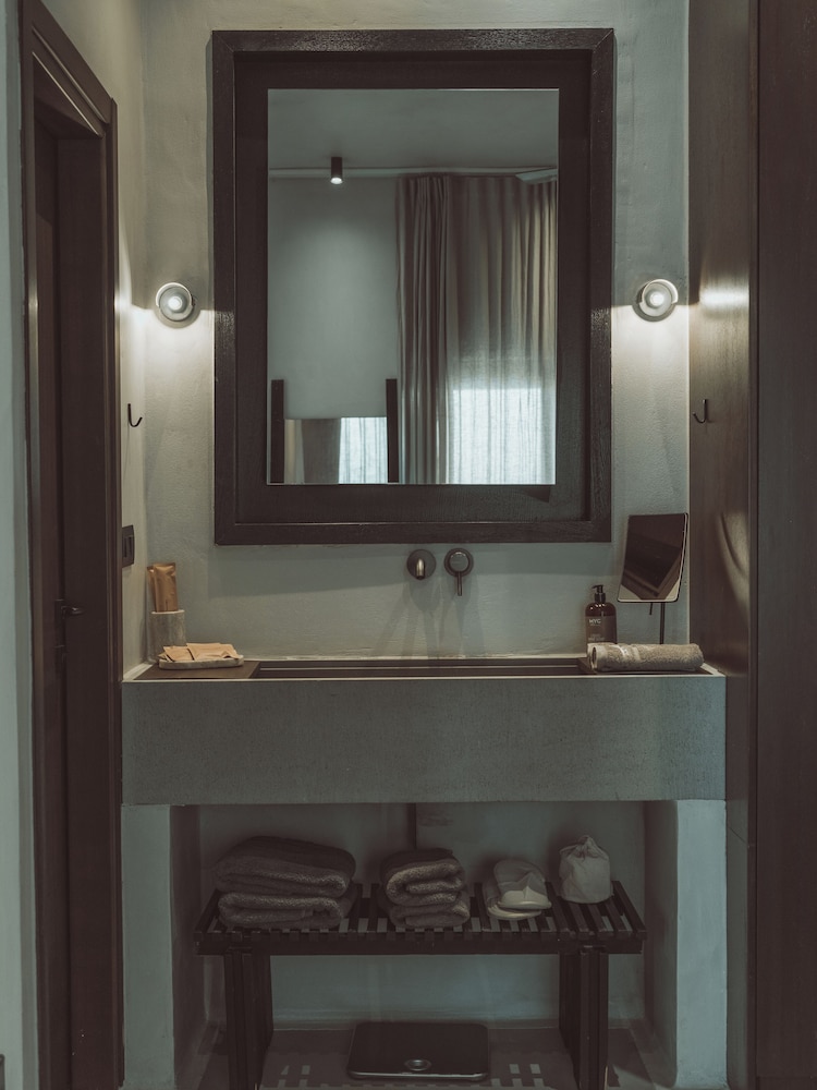 Classic Double Room - Photo 1