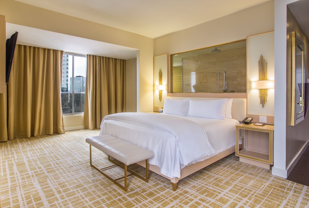 Suite, 1 King Bed, Non Smoking, City View - Photo 12