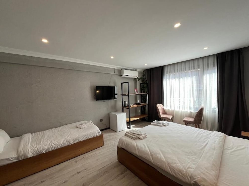 Deluxe Triple Room photo 3