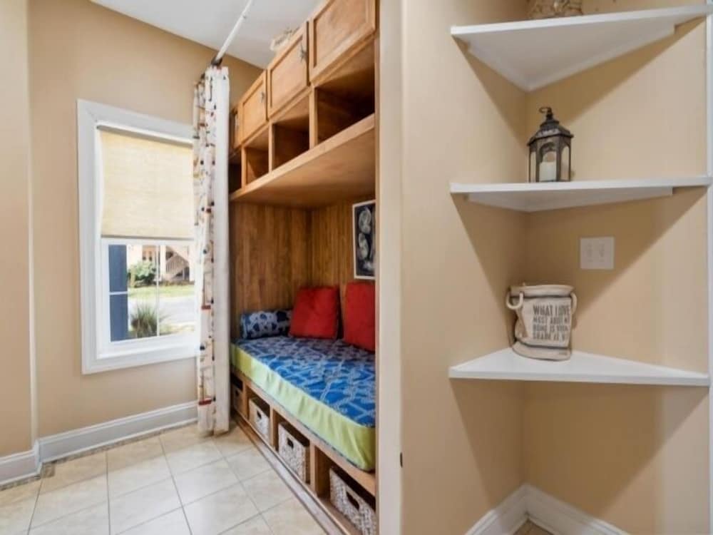 Townhome, 2 Bedrooms