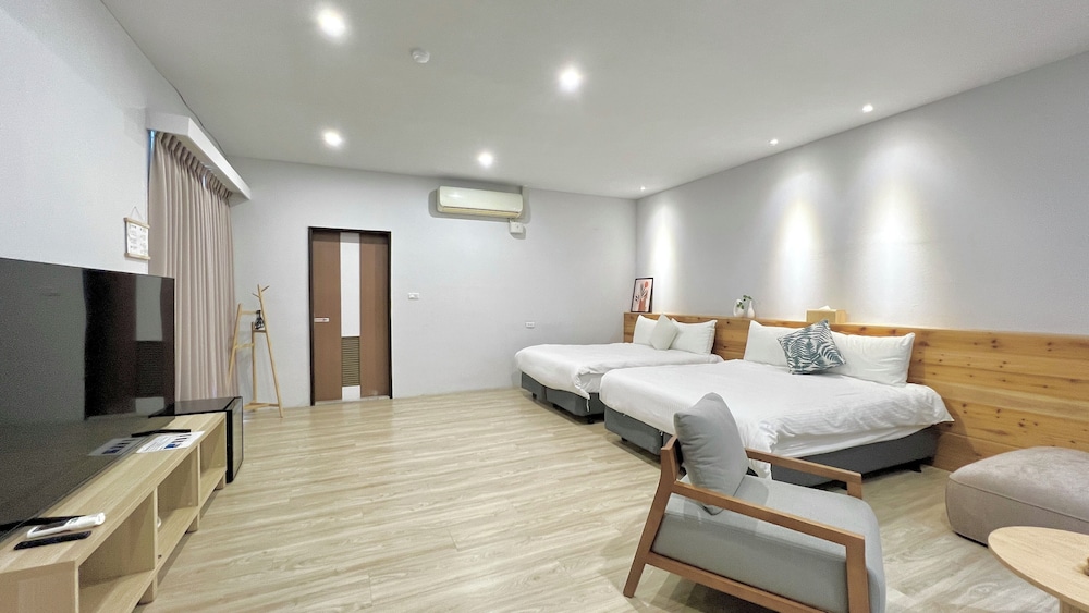 Family Quadruple Room photo 2