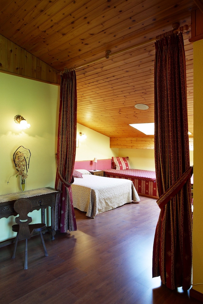 Triple Room (3 Adults) photo 2