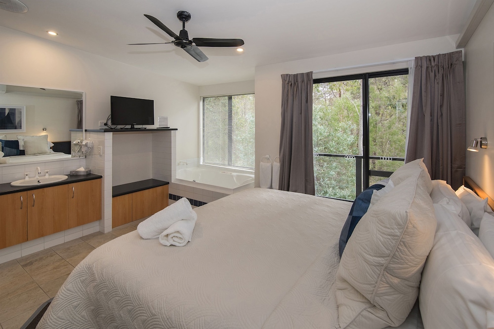 Two Bedroom Two Spa Apartment photo 2