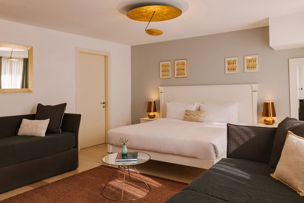 Room, Multiple Beds