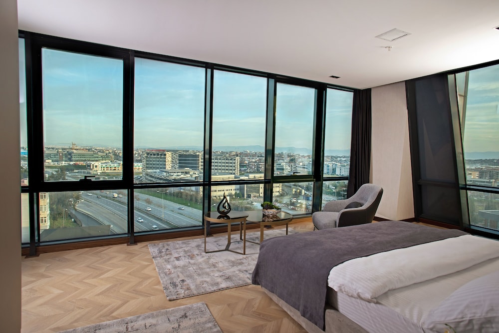 Deluxe Suite photo 2