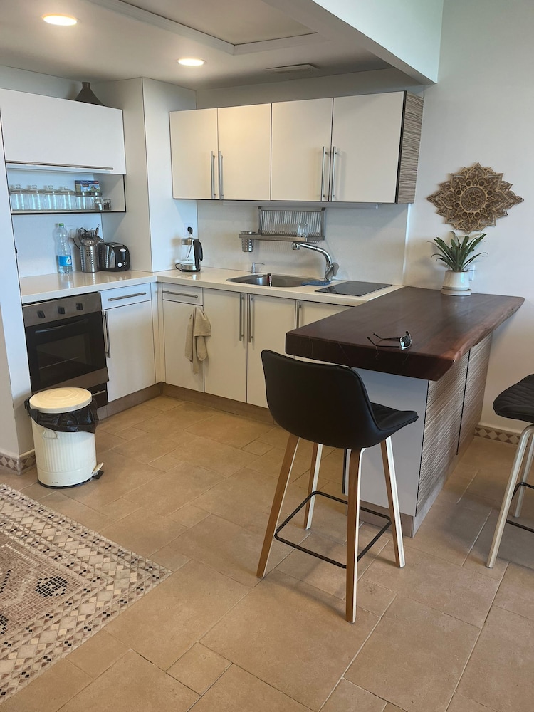 Exclusive Apartment, 1 Bedroom, Mountain View photo 3