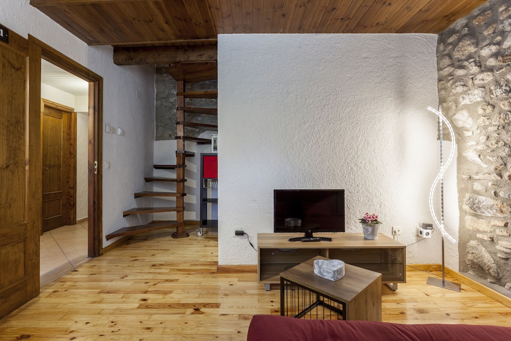 Superior Duplex, 1 Bedroom, Balcony, Mountain View photo 2