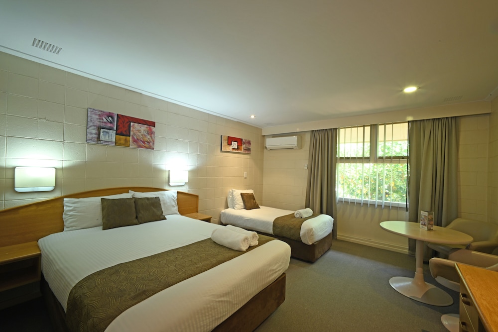 Triple Room - Photo 5
