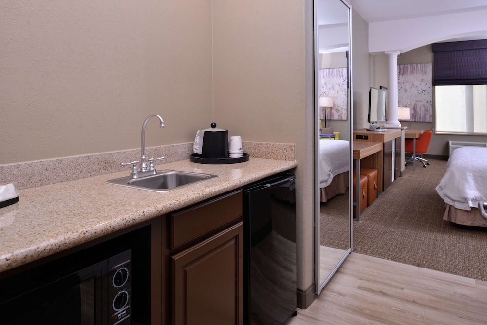 Room, 1 King Bed, Accessible - Photo 2