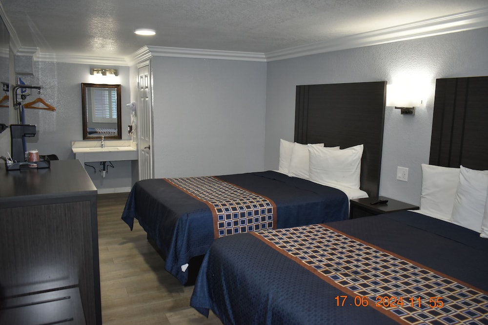 Two Queen Beds - Second Floor - Photo 2