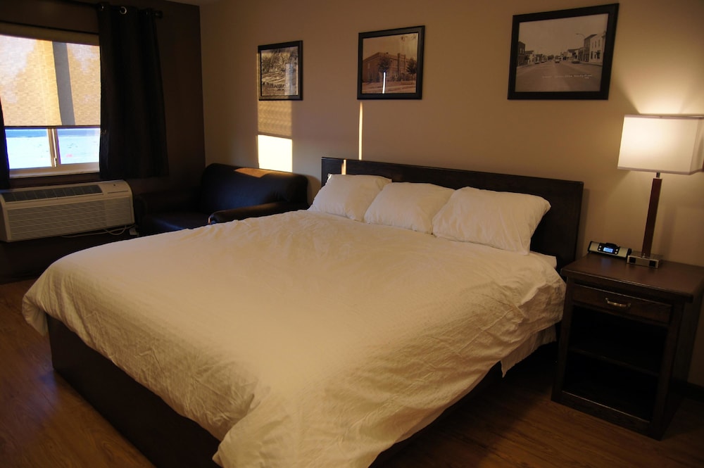 Room, 1 King Bed photo 2