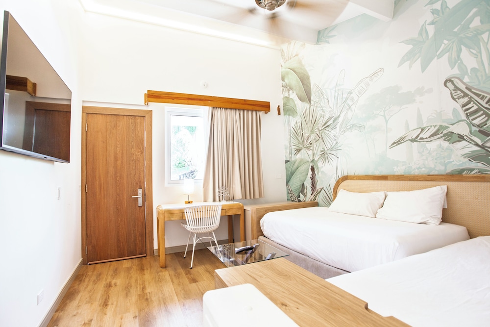 Executive Suite, 2 Bedrooms, Private Bathroom photo 2