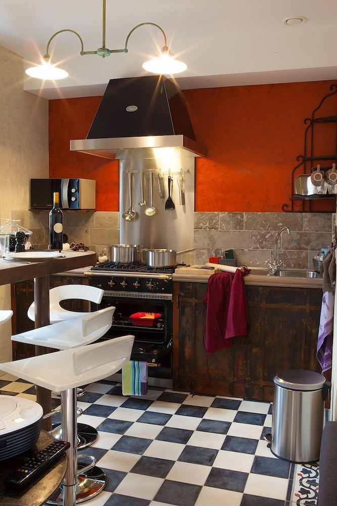 Apartment - Photo 2