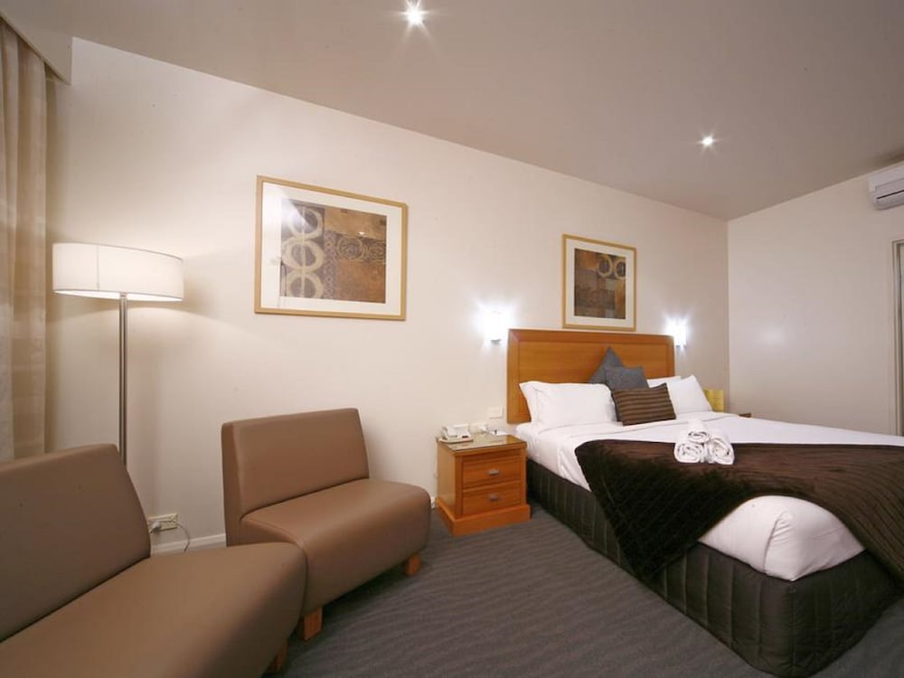 Deluxe King Room photo 3