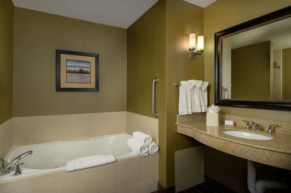 Room, 1 Bedroom, Accessible (3x3 Shower) - Photo 8