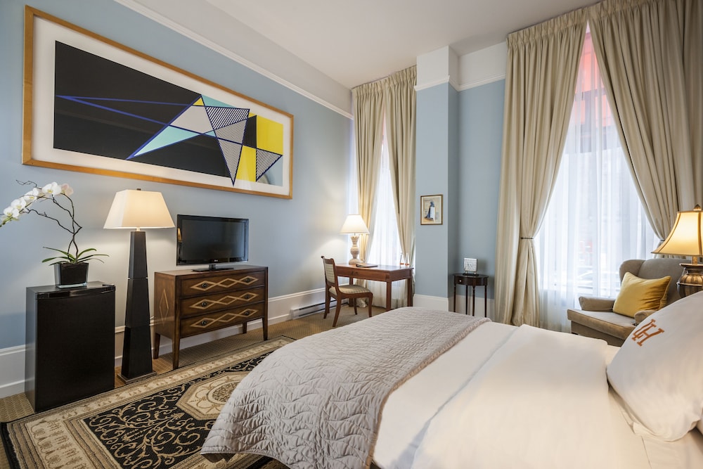 Premier Room, 1 King Bed - Photo 4