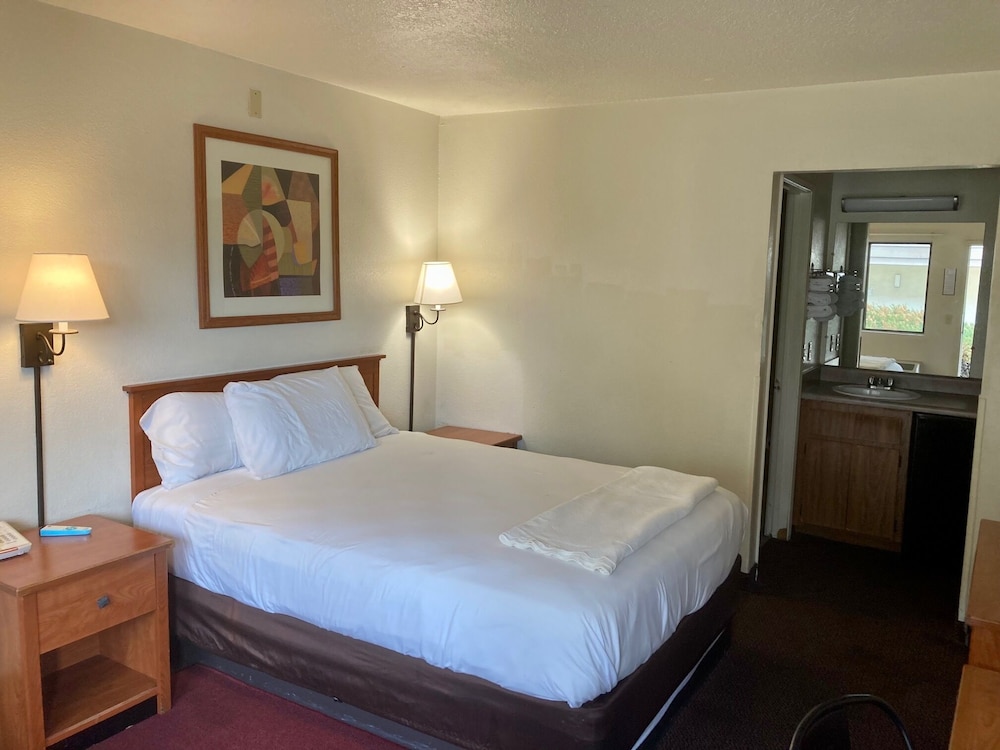 Economy Room photo 1