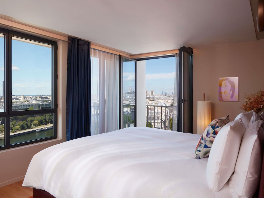 SO PARIS SUITE, 1 King bed, Corner Presidential suite, Balcony, Living area, Panoramic views