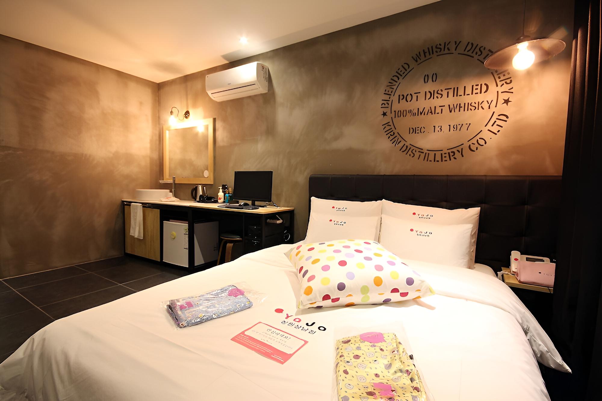 Room (Premium (Netflix YouTube air dressers) - Photo 25