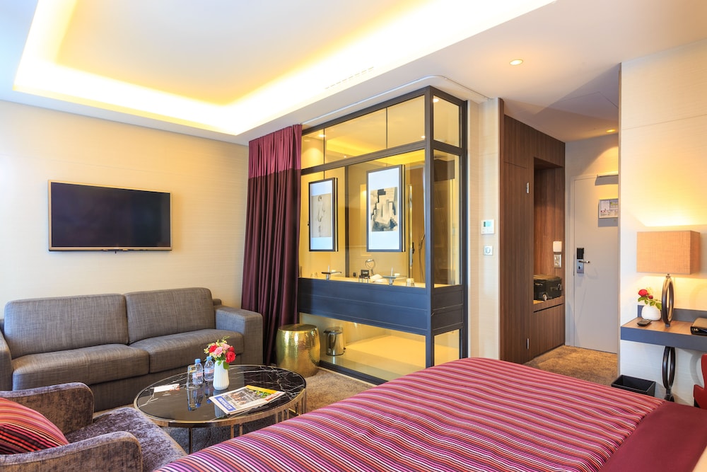 Deluxe Room, 1 King Bed (Darcy Square view)