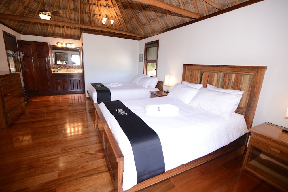 Deluxe Double Room, 2 Queen Beds, Ocean View
