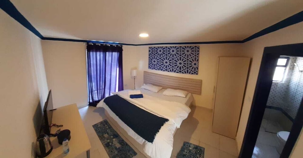 Double Room, 1 King Bed