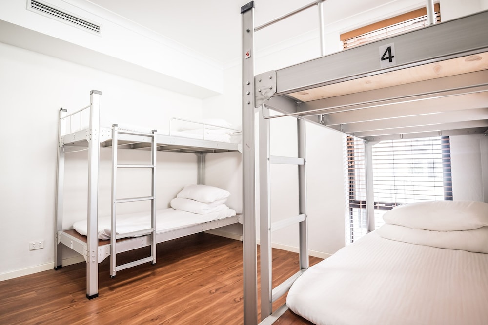 4 Bed Mixed Dorm photo 3