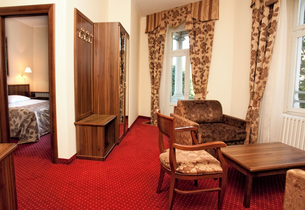 Standard Suite - Photo 3