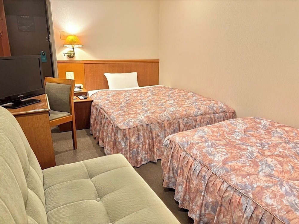 Twin Room, 2 Bedrooms, Smoking photo 1