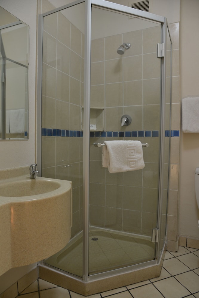Twin Room, Non Smoking photo 2